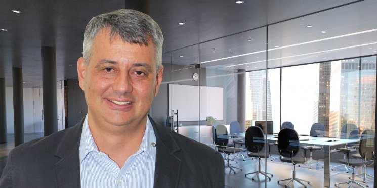 Empresário Paulo José Aiello toma posse como Presidente da ACIB