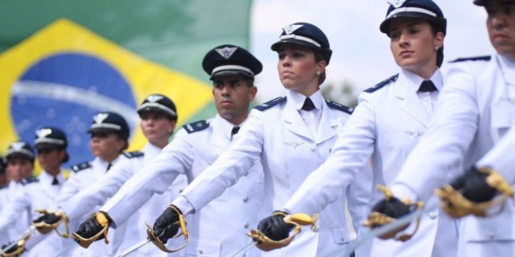 OPINIÃO: As Forças Armadas como polos de desenvolvimento