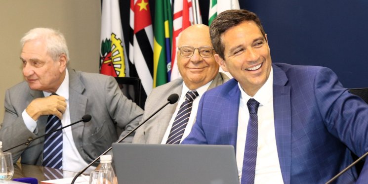 Cotait defende compra parcelada sem juros e presidente do Banco Central fala em “solução complexa”
