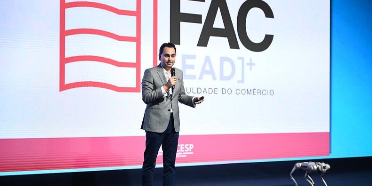 Faculdade do Comércio destaca a importância da Inteligência Artificial no ensino