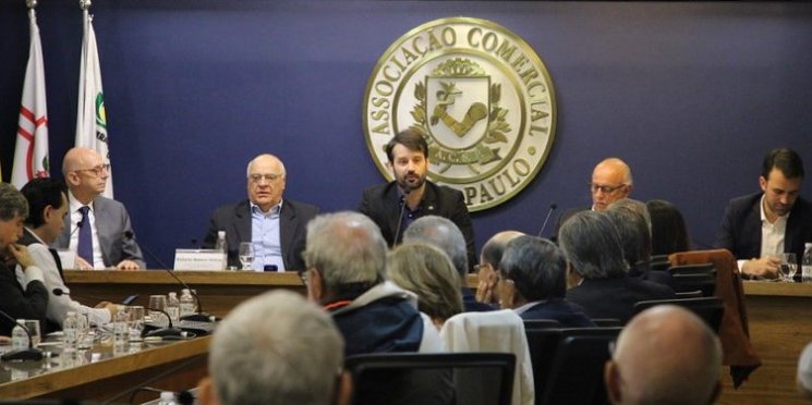 Ampliação de terras cultiváveis, regularização de áreas e valorização da pesquisa. Secretário de Agricultura destaca os planos para o setor