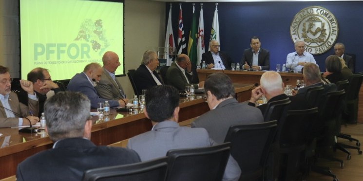 Um chamado à mobilização pelo Voto Distrital e em defesa do Simples Nacional