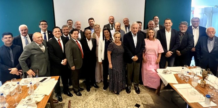 Vice-presidentes Regionais da Facesp tomam posse para o triênio 2025-2028