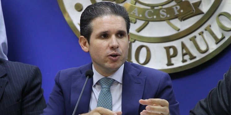 Hugo Motta inicia discussões sobre voto distrital e reforça compromisso com a defesa do Simples na Reforma Tributária