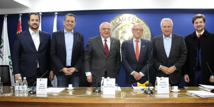 Senador Esperidião Amin cobra agilidade e clareza do governo brasileiro em negociações com os EUA