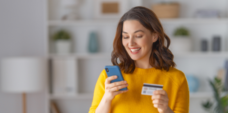 Metade da população de SP já utiliza aplicativos para compras