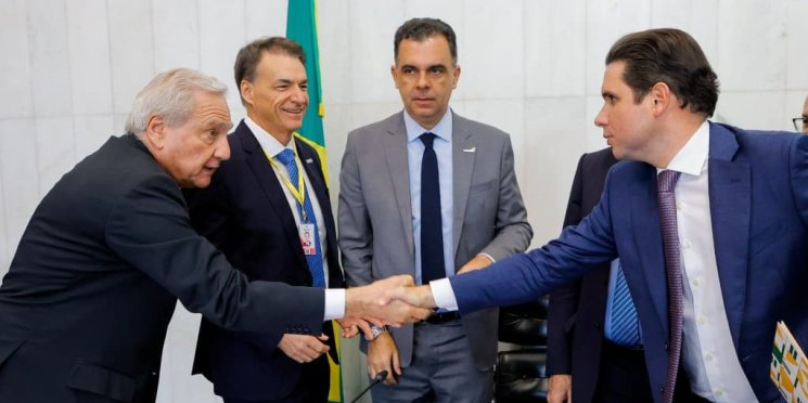 Presidente da Câmara promete acelerar atualização do Simples, após encontro com Cotait