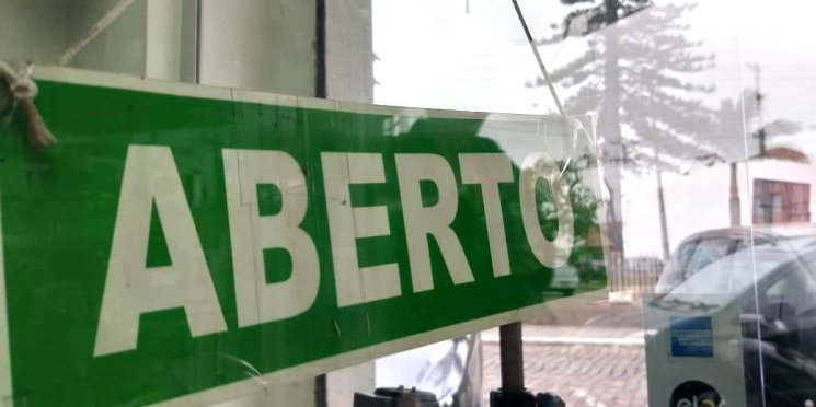 Governo cria comissão e adia regra sobre restrição de abertura do comércio em domingos e feriados
