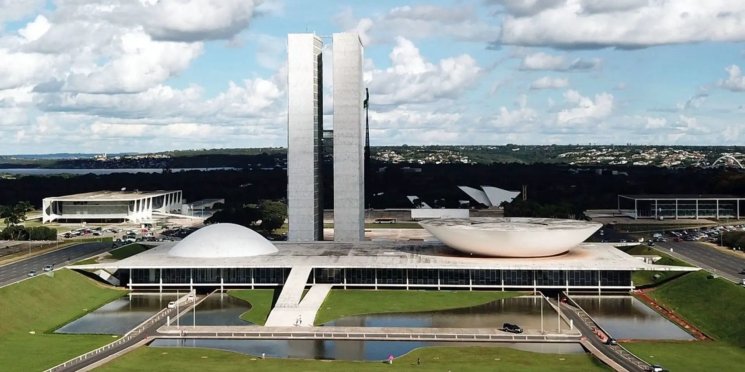 Diminuição da jornada de trabalho: Associações Comerciais defendem debate técnico e responsável