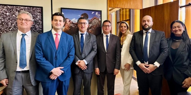 Associações Comerciais defendem flexibilização da escala 6×1 em reunião com presidente da comissão especial